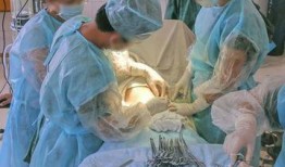 爆料女人生孩子视频,真实分娩视频引发社会关注